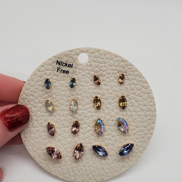 World Market Nickel Free Post Earrings - Picture 3 of 3